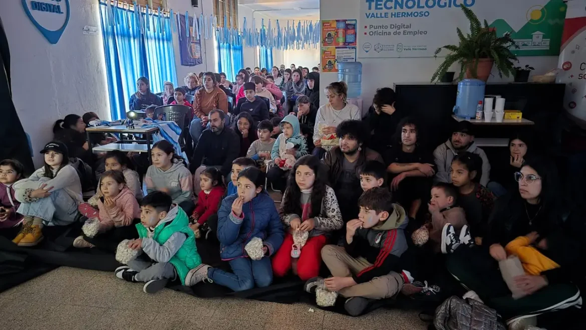 Tarde de cine infantil en Vlla Hermoso