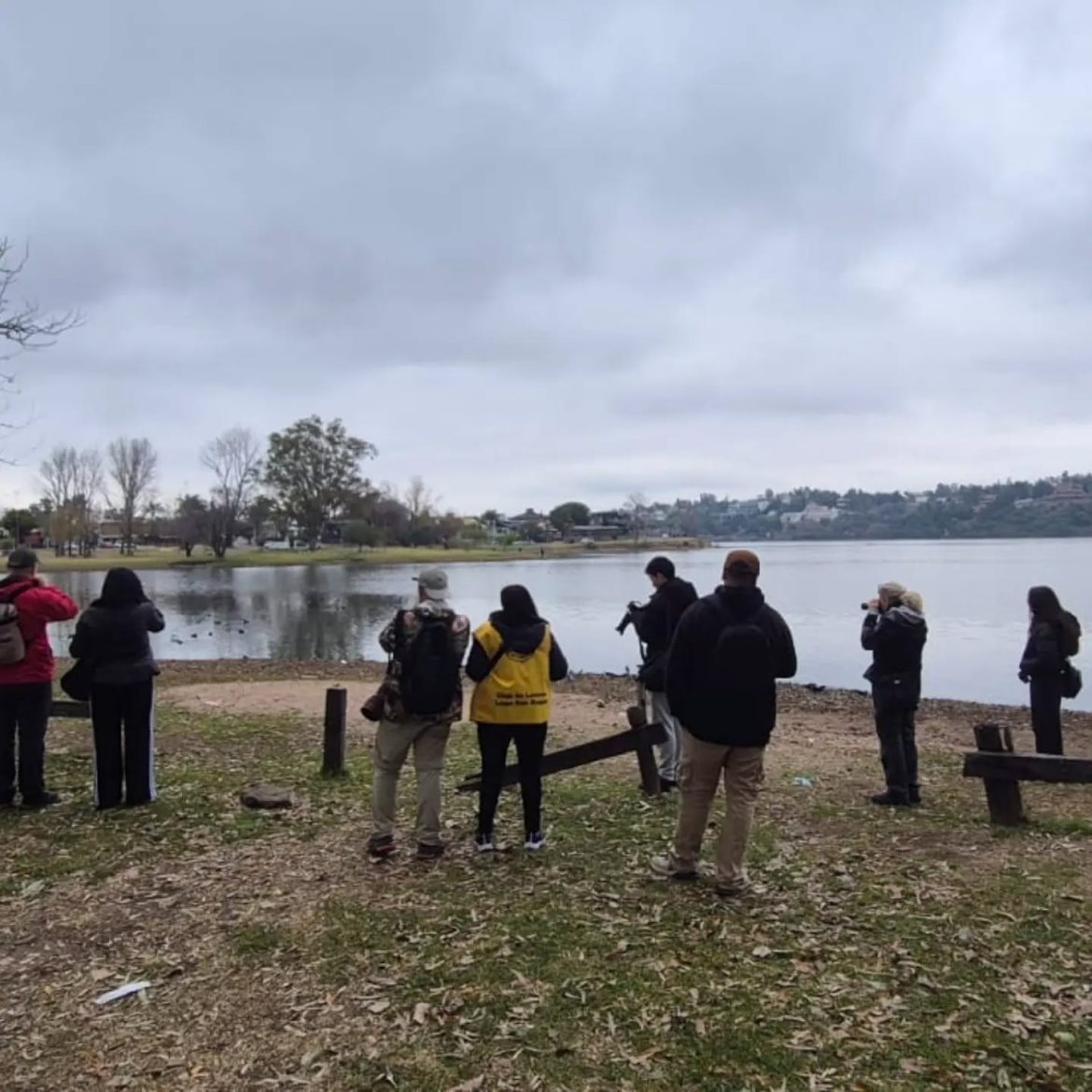 Carlos Paz: Concretaron jornada de avistaje de aves en la costanera del lago San Roque